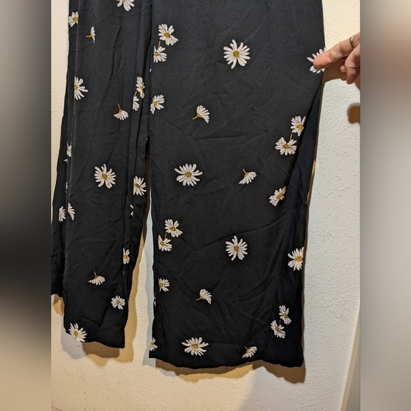 Black daisy smocked wide leg jumpsuit - Picture 4 of 5